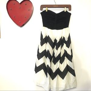 Liefnotes Strapless Black White Chevron Dress